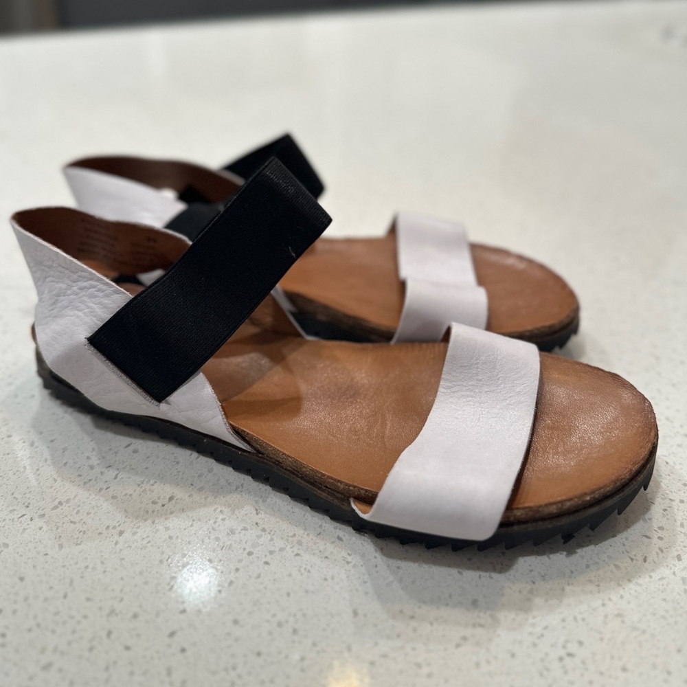 Miz Mooz White / Black Strap Sandals, Sz 39
